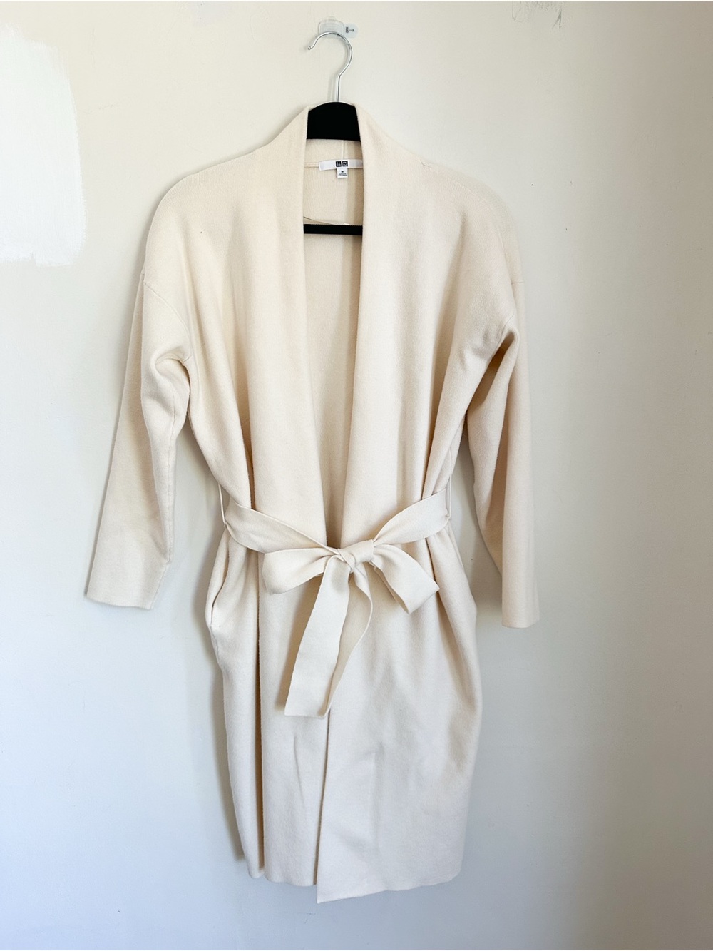 ⭐️3/$30⭐️ (bundle deal) Uniqlo Cream Longline Wrap Cardigan